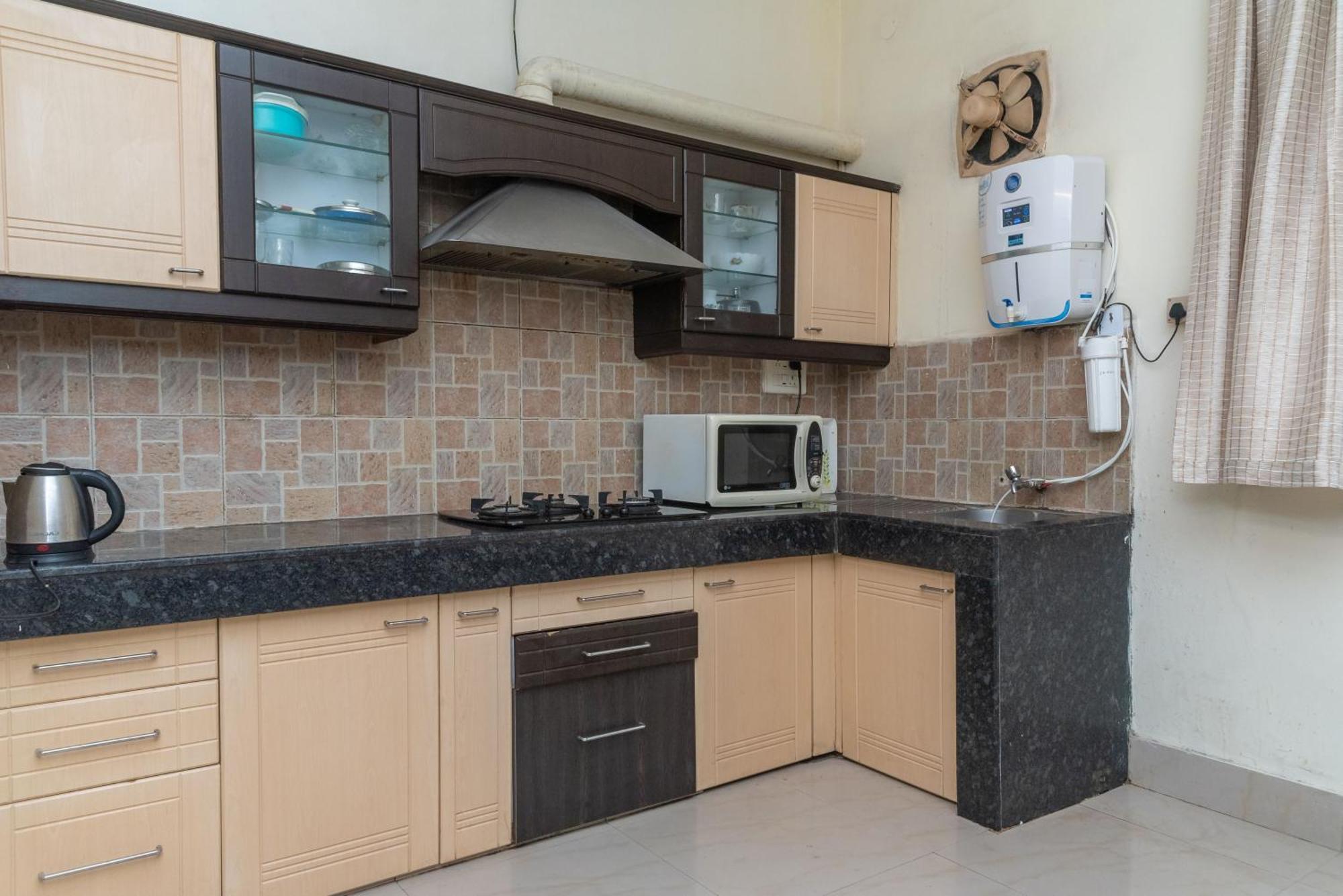 The Urban Grandeur 1 Bed & Breakfast Guwahati Eksteriør bilde