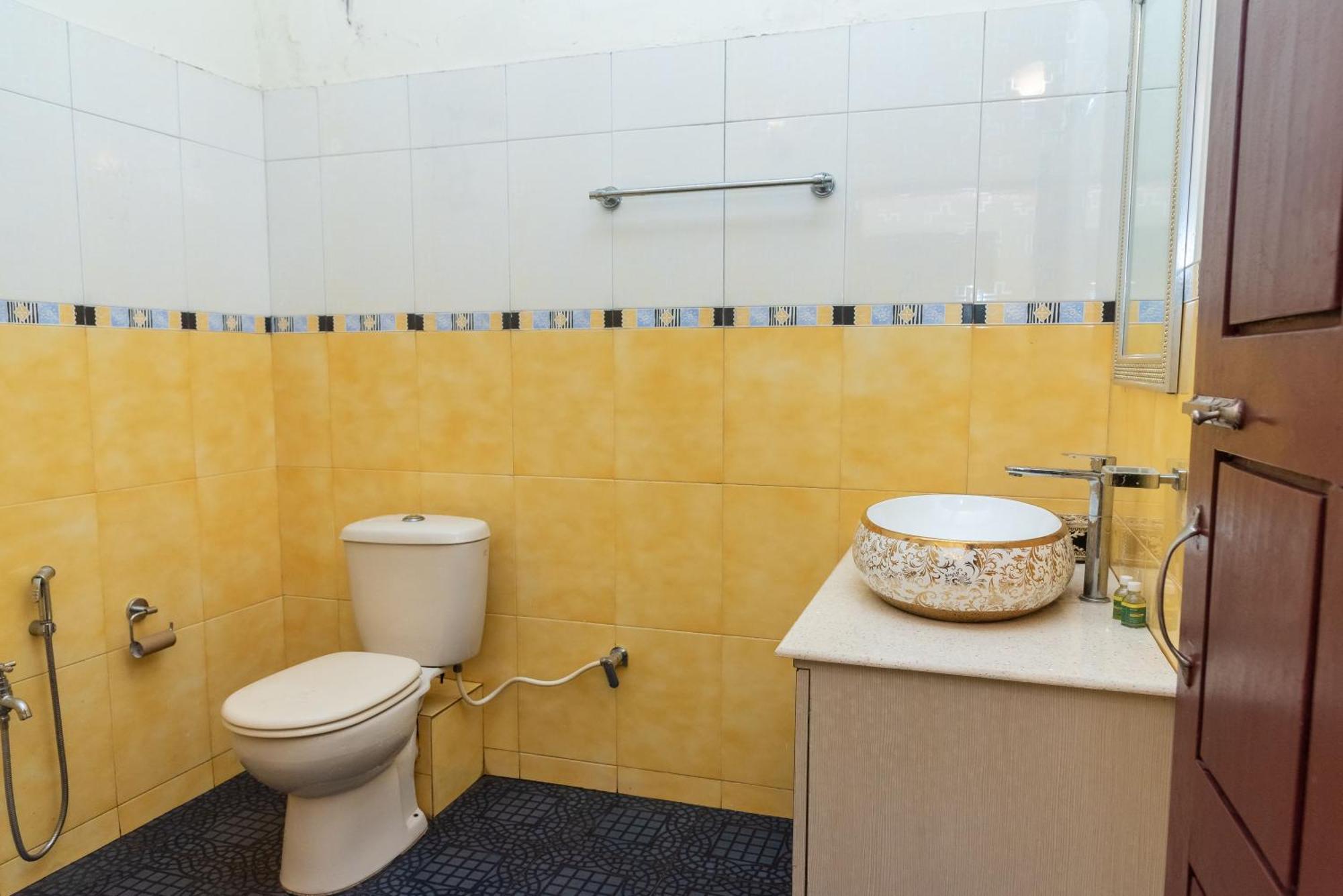 The Urban Grandeur 1 Bed & Breakfast Guwahati Eksteriør bilde