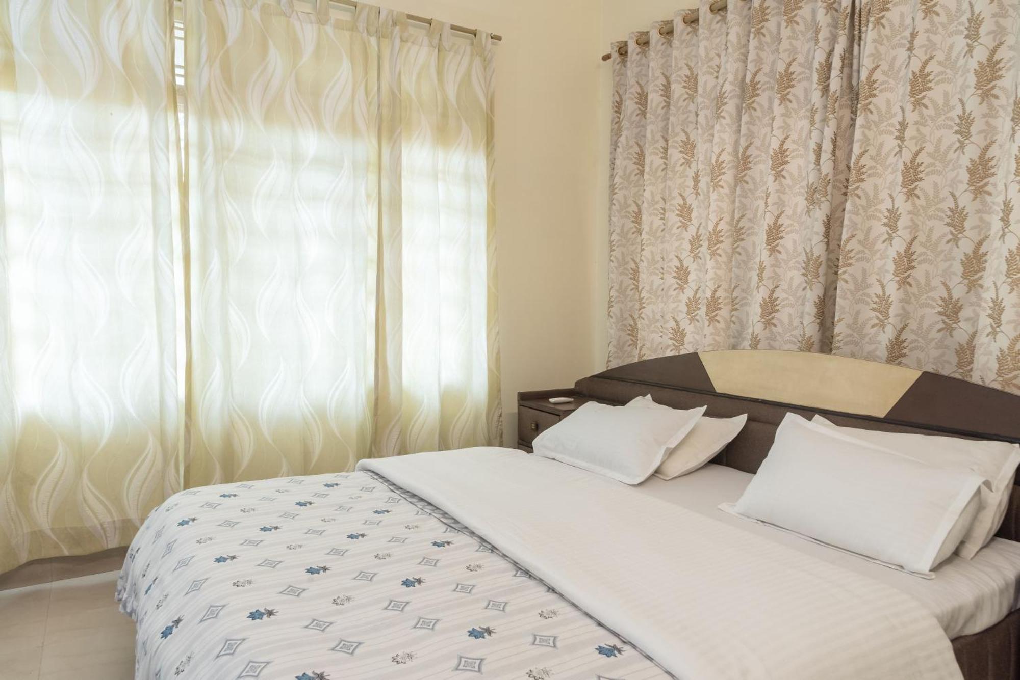 The Urban Grandeur 1 Bed & Breakfast Guwahati Eksteriør bilde